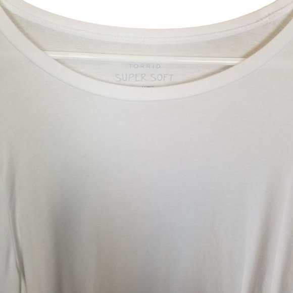 Torrid Womens 1X White Super Soft Knits Crew Neck - Picture 3 of 9